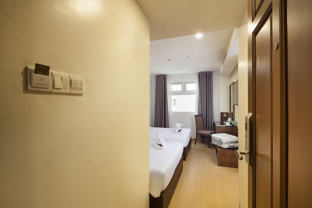 Sea Pearl Khách sạn 4*